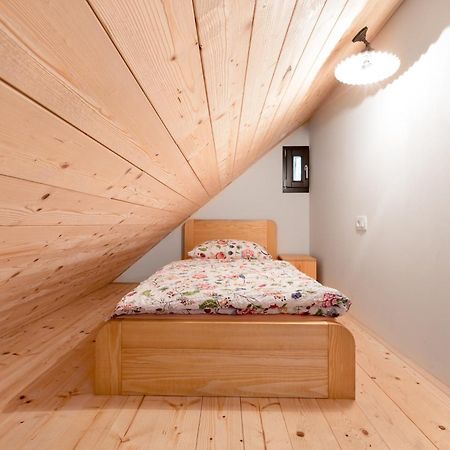 Homestead Farm Tesnak Gorenja Vas  Zimmer foto