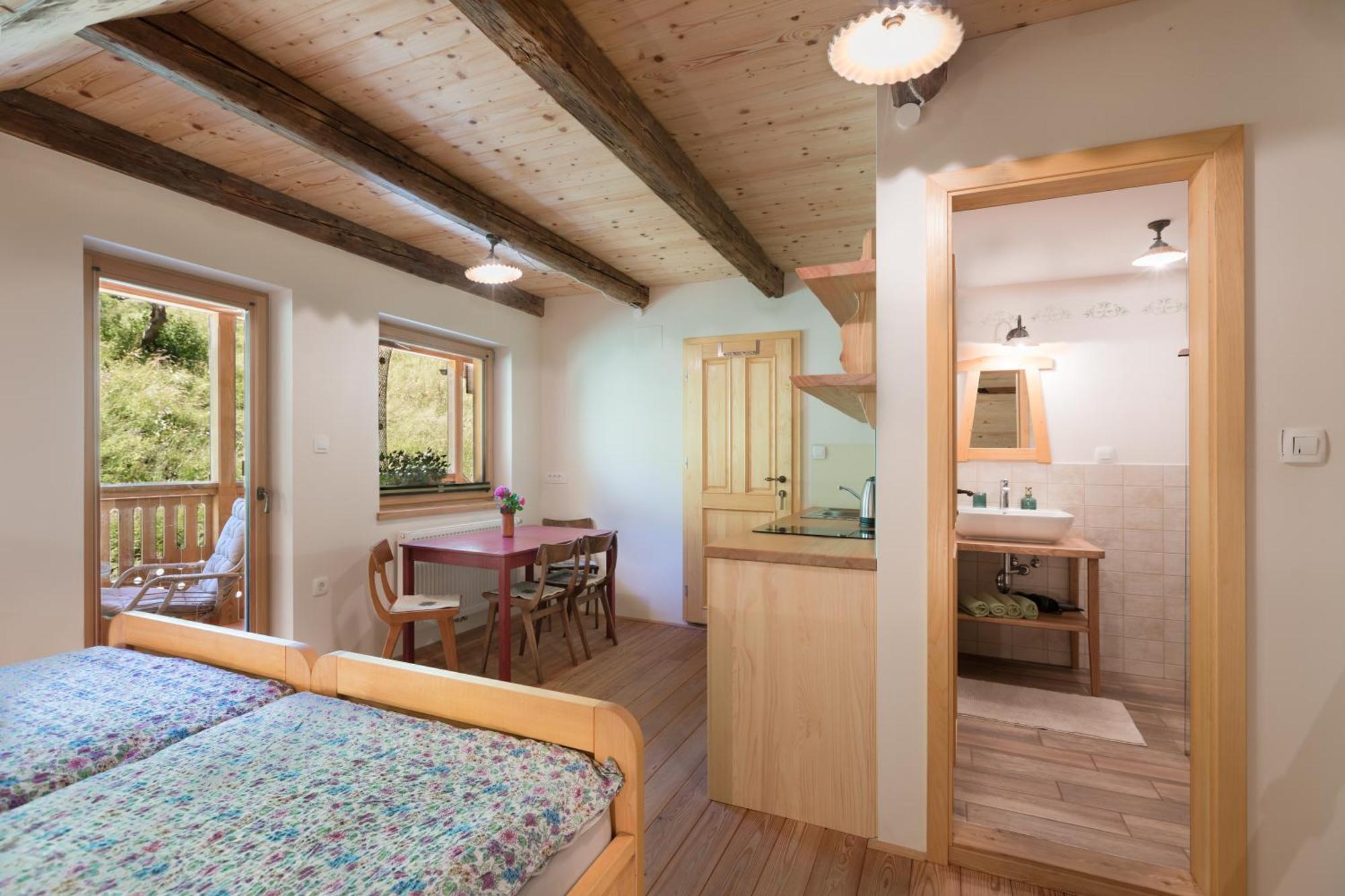 Homestead Farm Tesnak Gorenja Vas  Zimmer foto